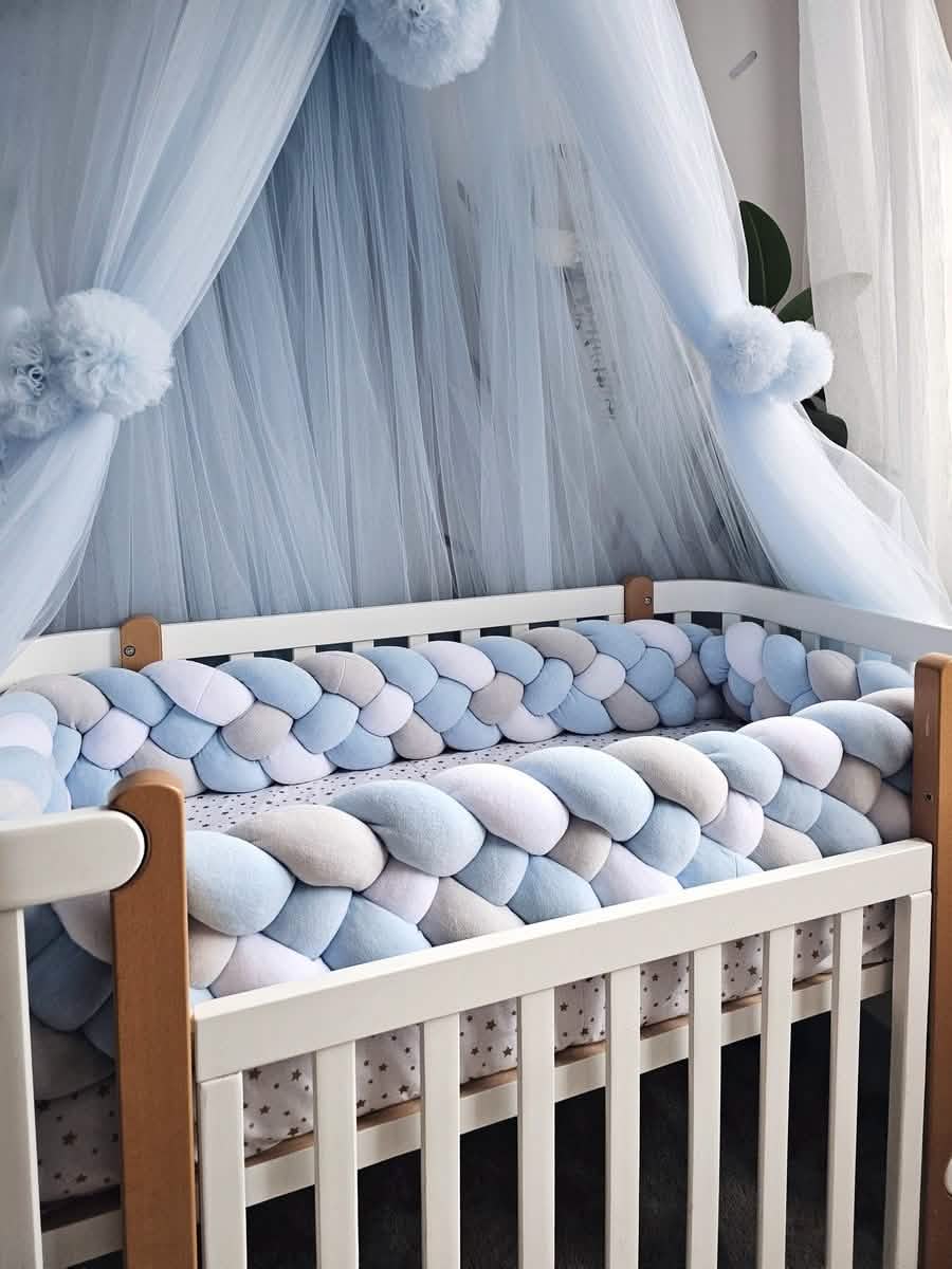 Double braided crib bumper for boy. KARI studio
