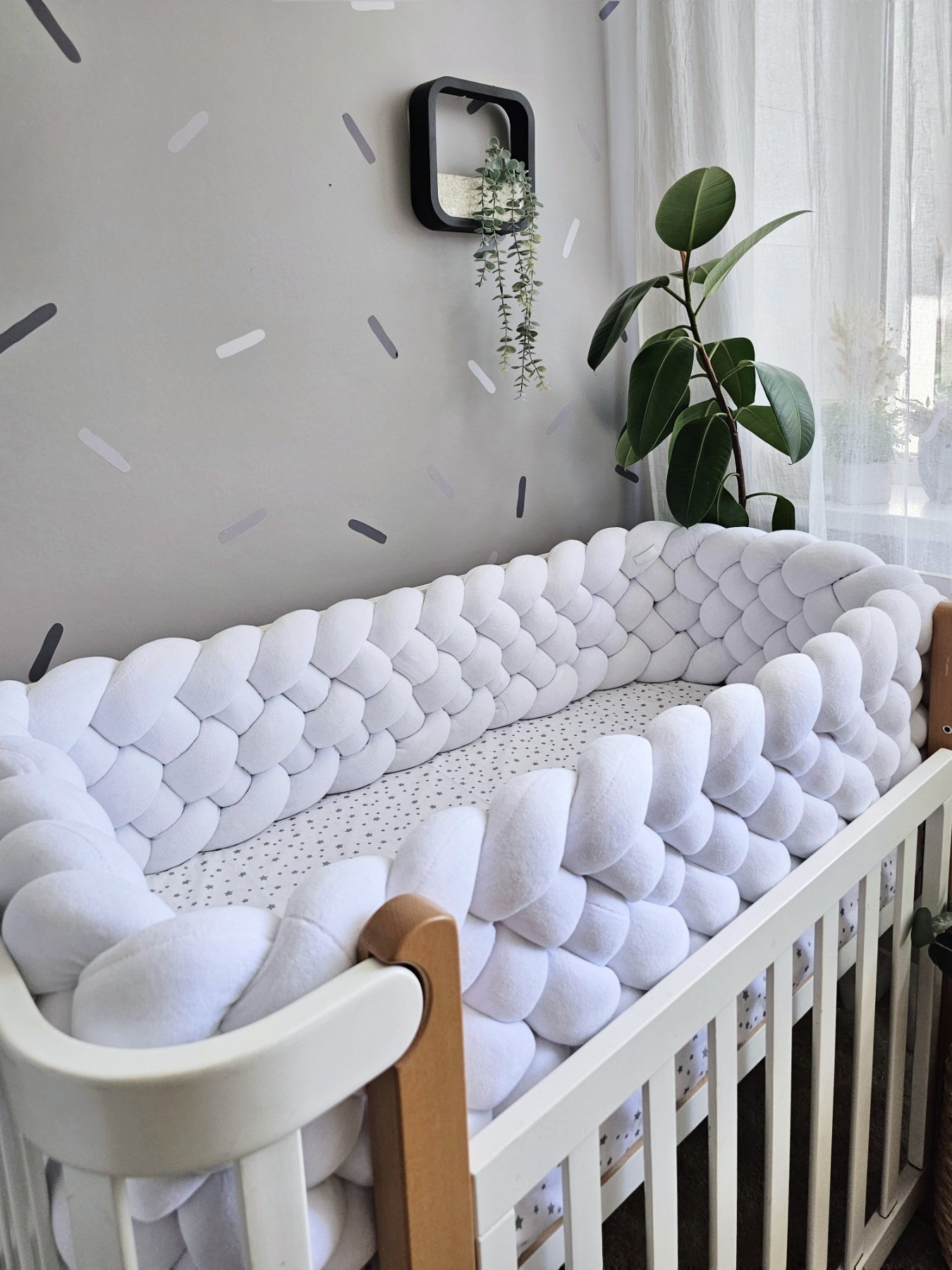Triple white braided crib bumper 30 cm