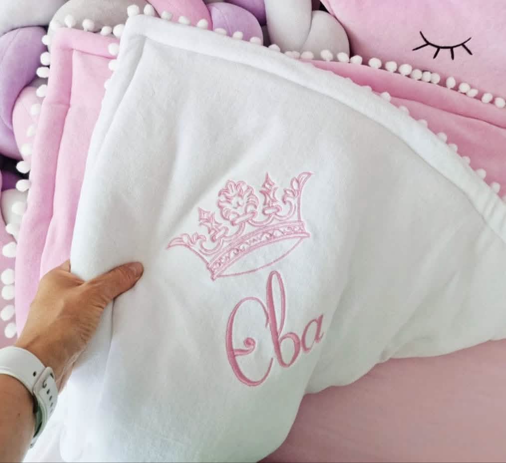 Baby bedding crib bumper set pink. KARI studio