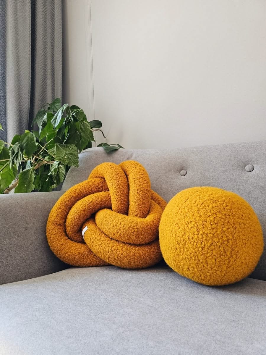 Knot decorative pillow. Throw pillows.