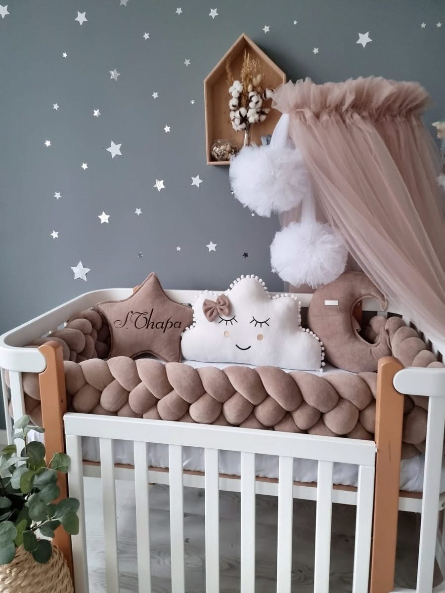 Brown baby crib bedding set. KARI studo