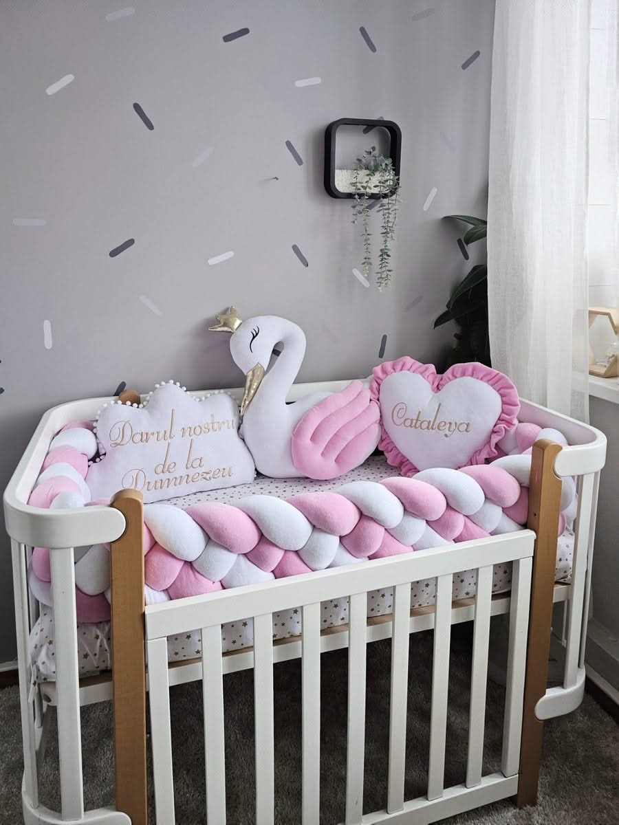 Baby girl bedding set pink. KARI studio