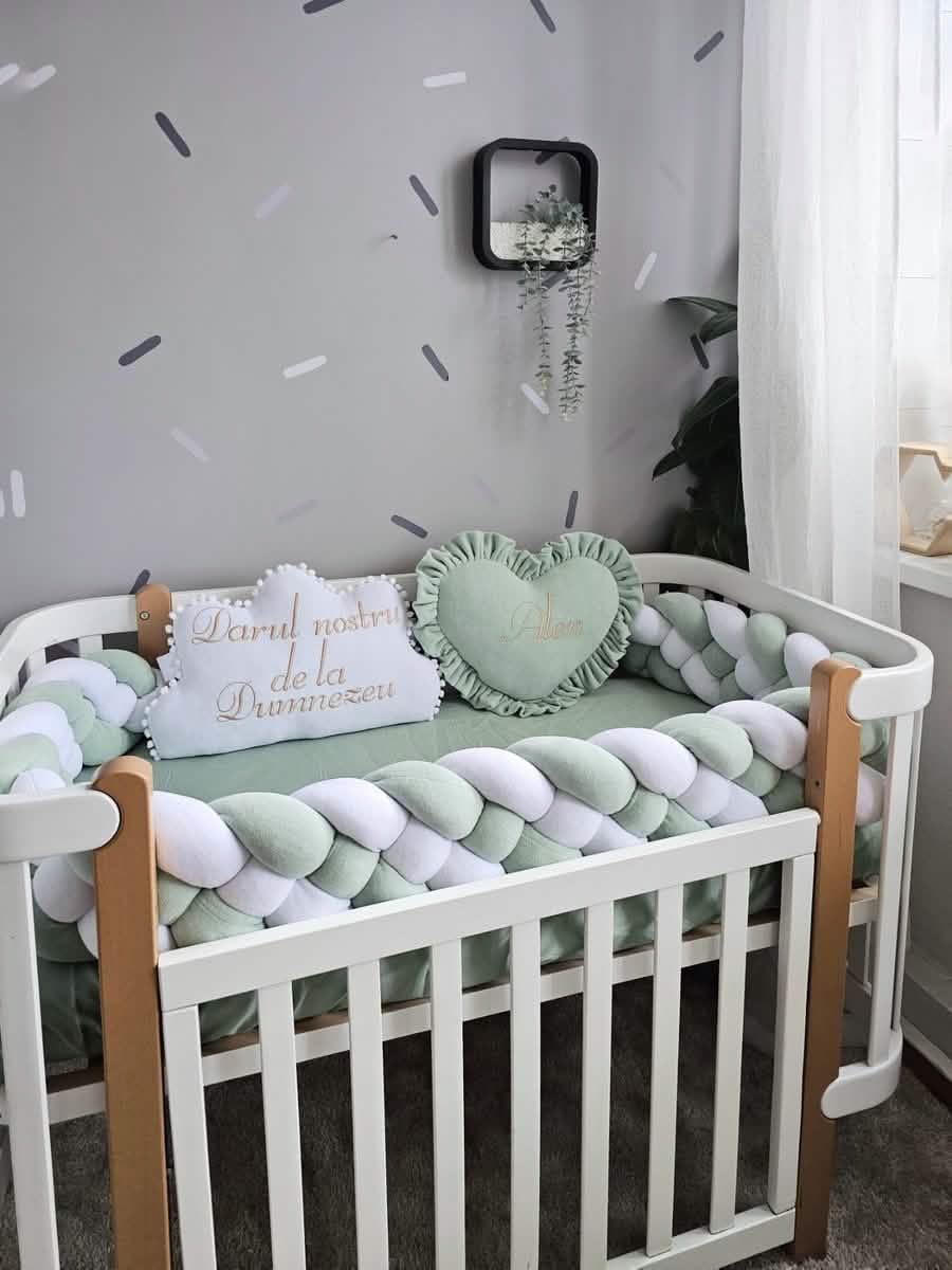 Baby bedding crib bumper set green pistachio. KARI studio