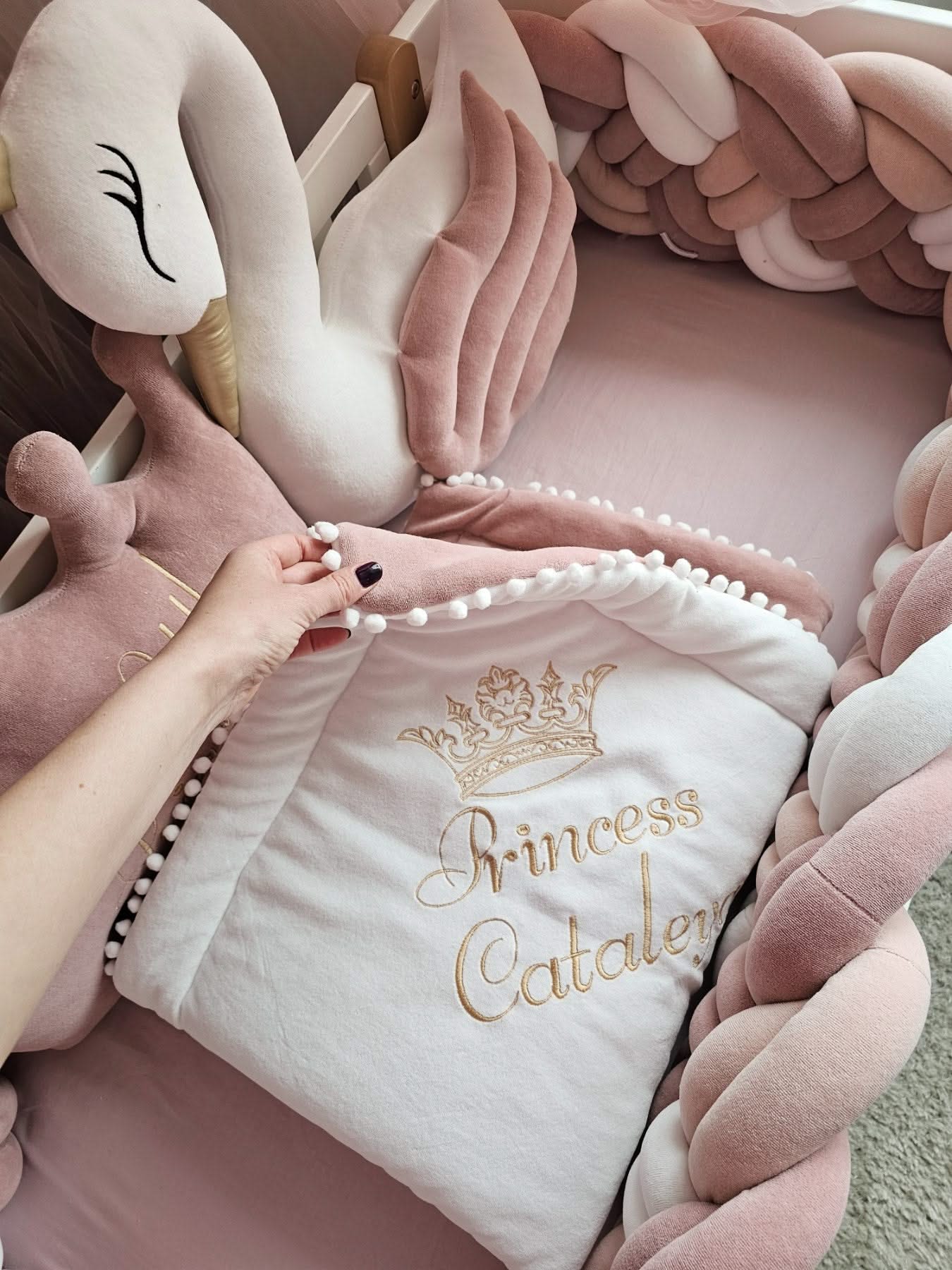 Premium Baby bedding set for crib. KARI studio