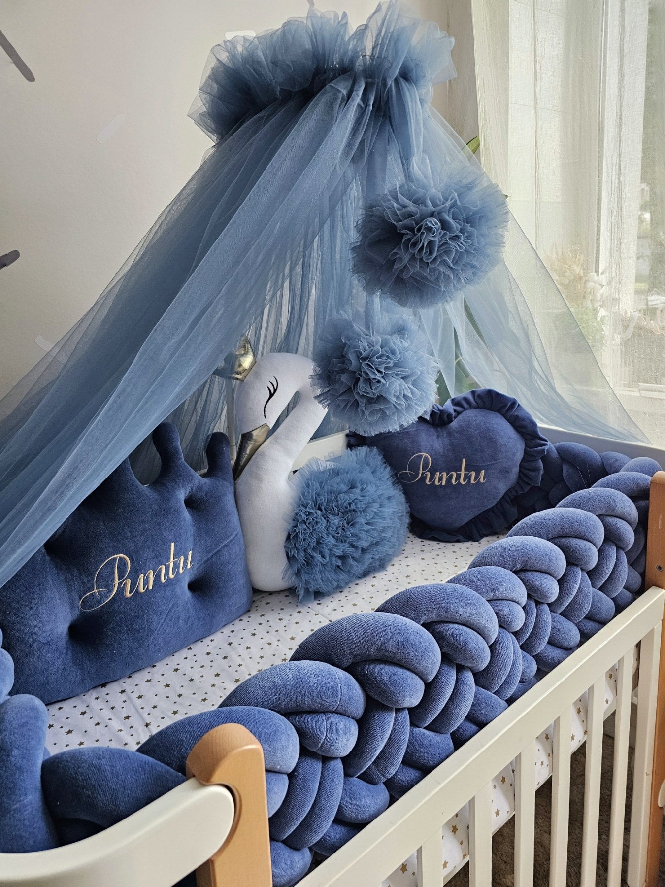 Navy blue crib bumper set for boy. Kari sudio