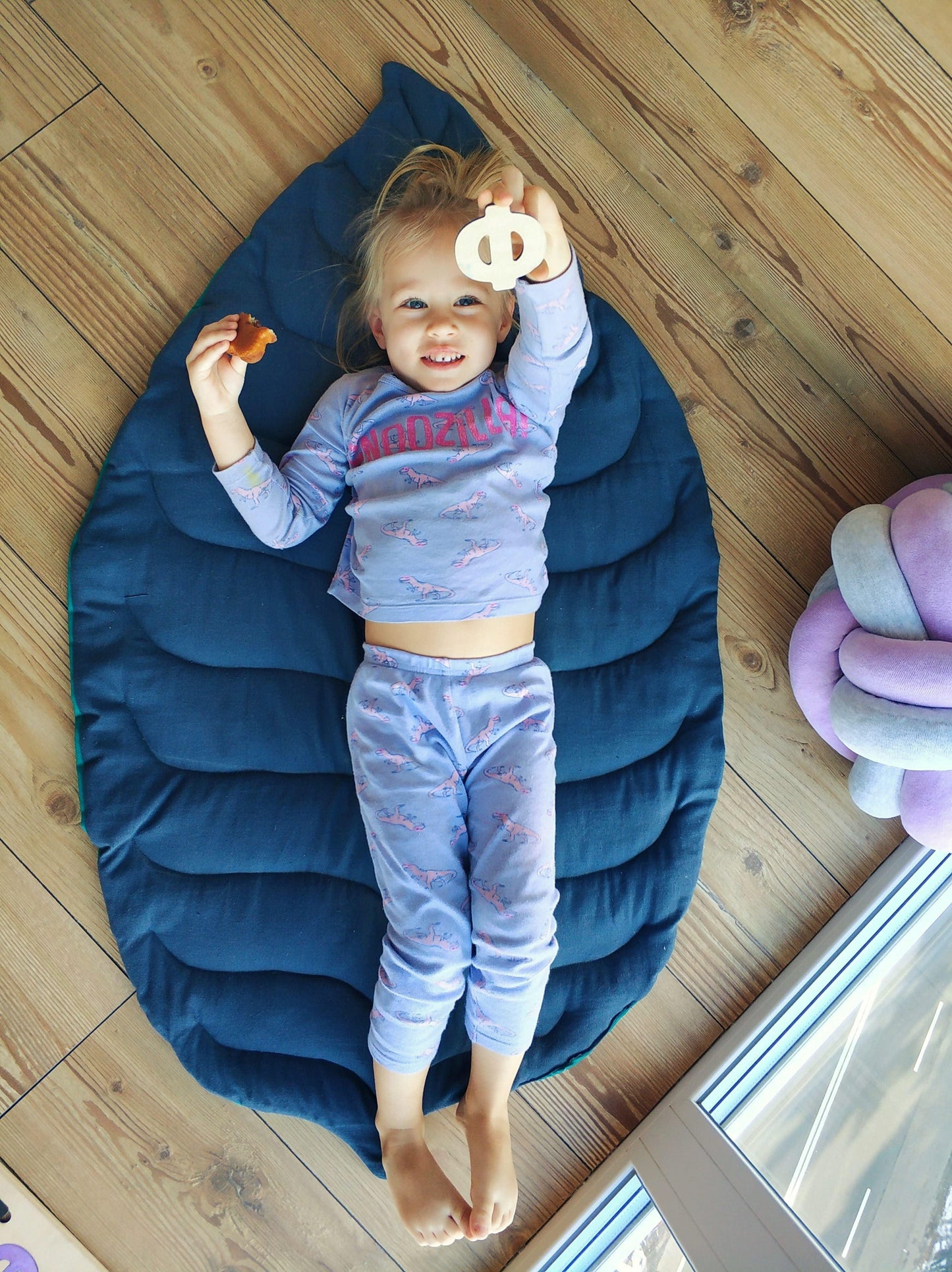 Baby linen leaf play mat navi blue - KariStudio