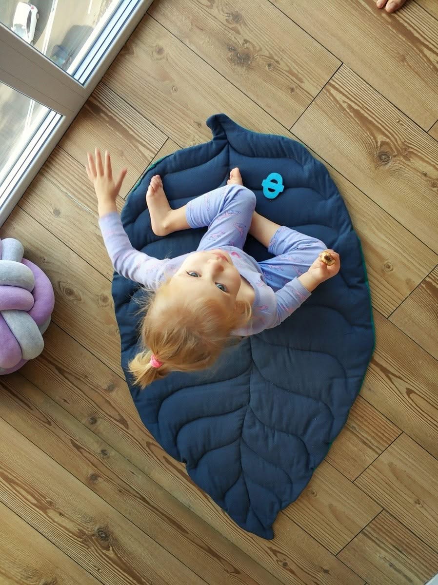 Baby linen leaf play mat emerald green - KariStudio