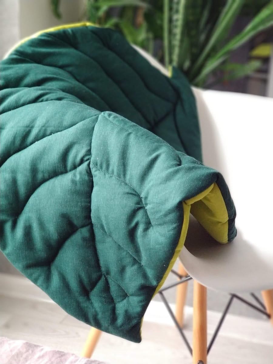 Baby linen leaf play mat emerald green - KariStudio