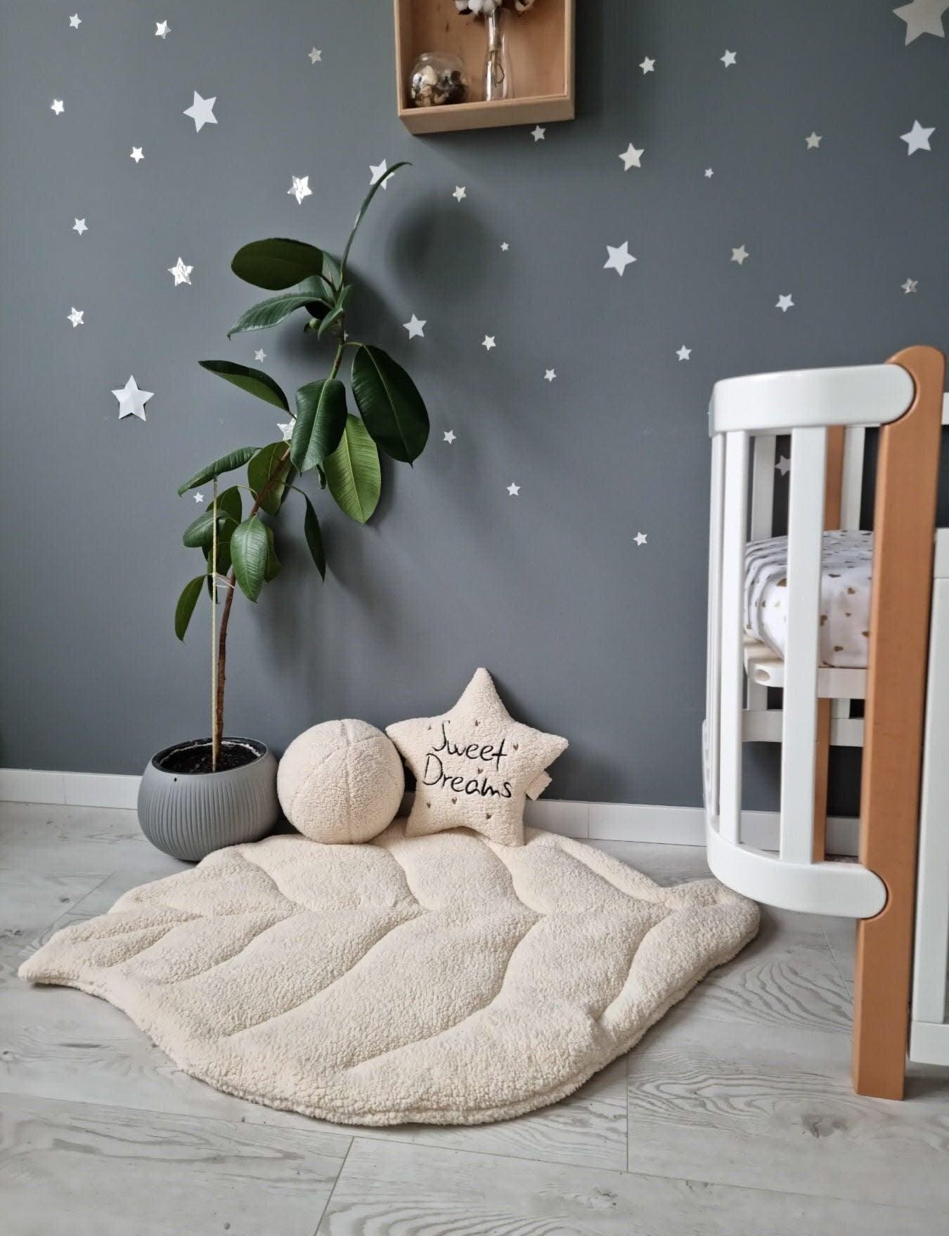 Baby shower gift activity leaf play mat - KariStudio