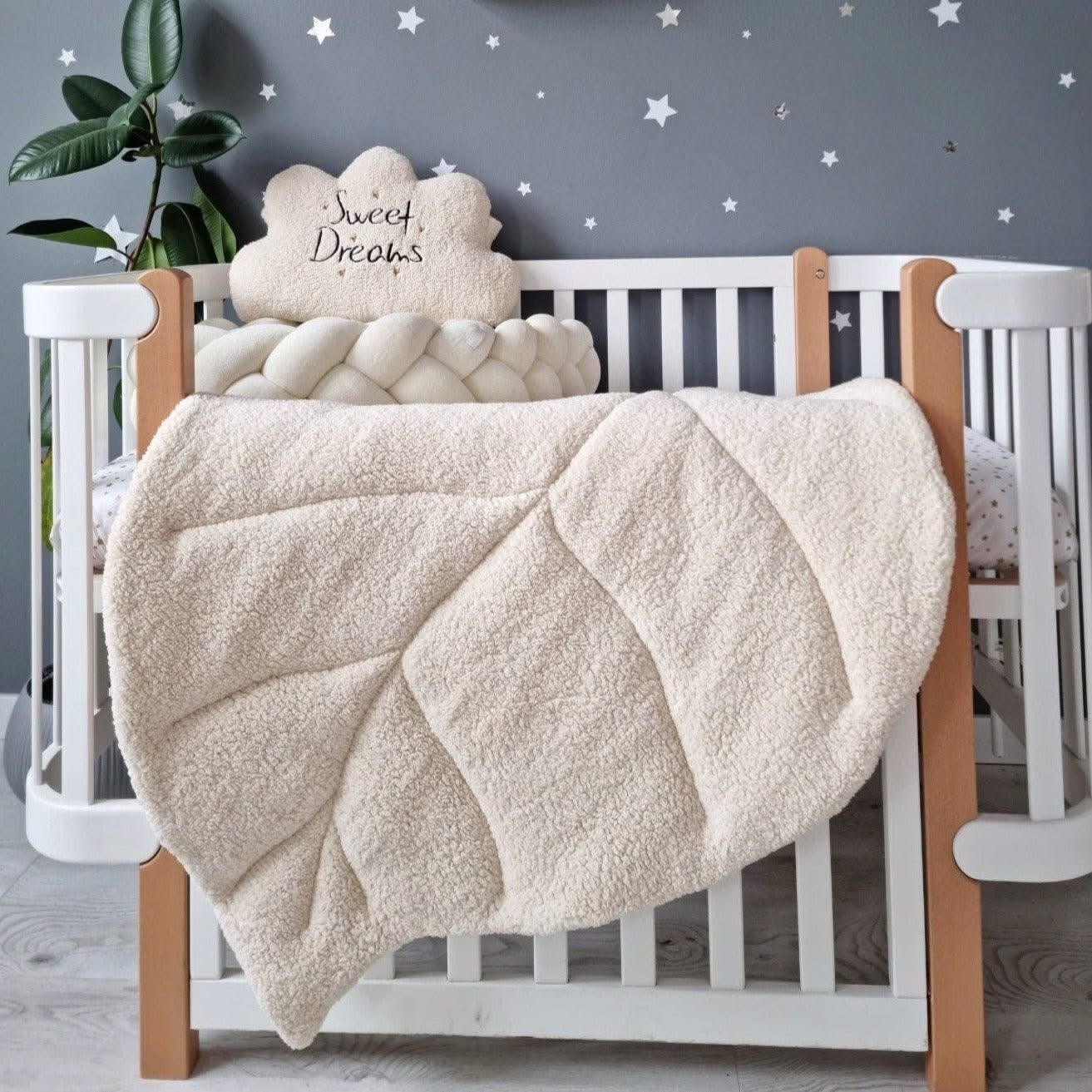 Baby shower gift activity leaf play mat - KariStudio