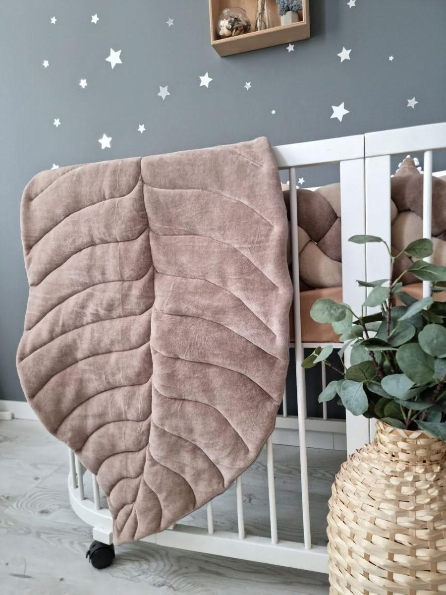 Baby leaf play mat pistachio - KariStudio