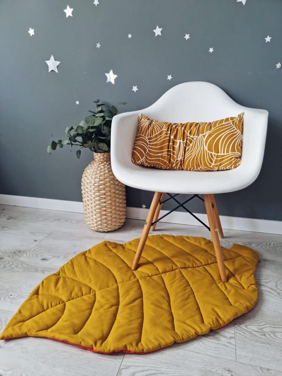 Baby linen leaf play mat emerald green - KariStudio