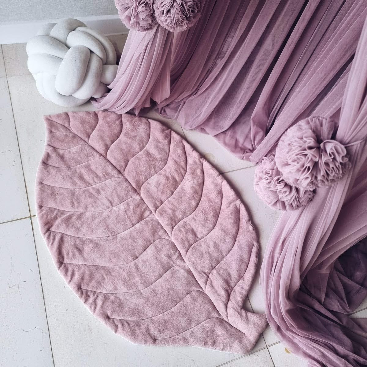 Baby leaf play mat pistachio - KariStudio