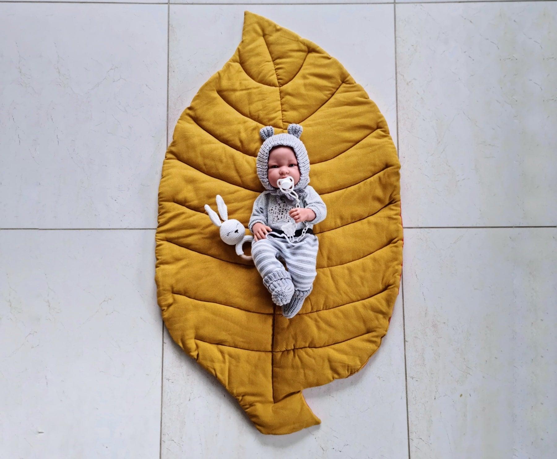 Baby leaf mat, play mat linen emerald - KariStudio