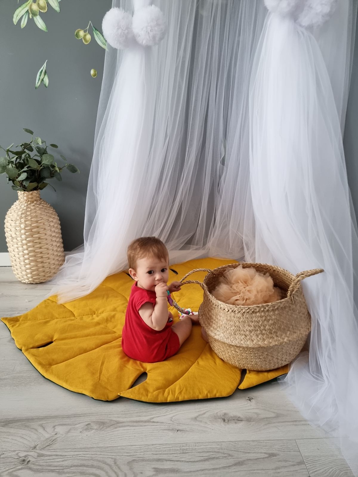 Baby play mat monstera. Leaf nursery rug. KARI studio