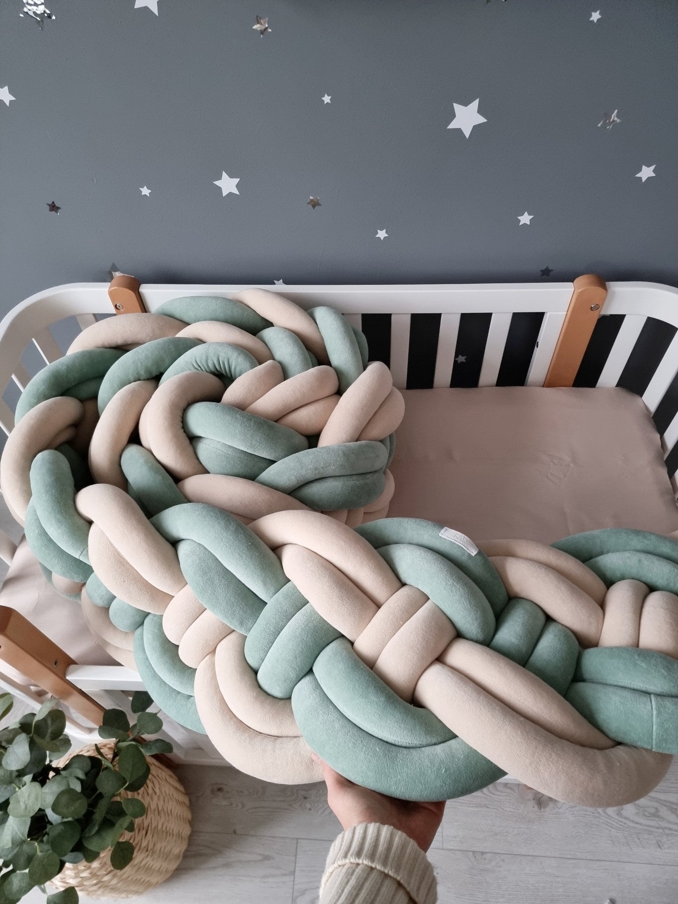 Braided crib bumper blush creamy 25 cm.