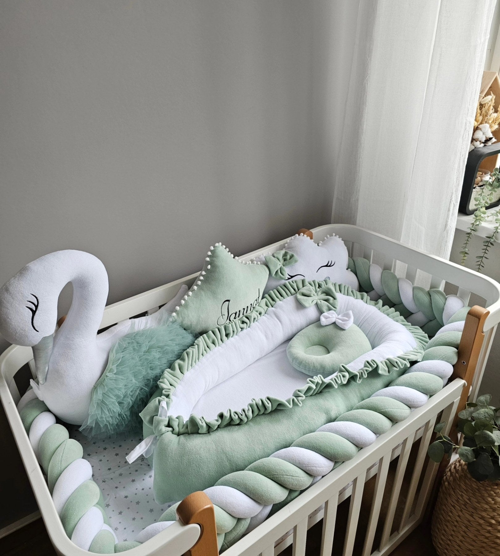 Personalized baby bedding set green - KariStudio