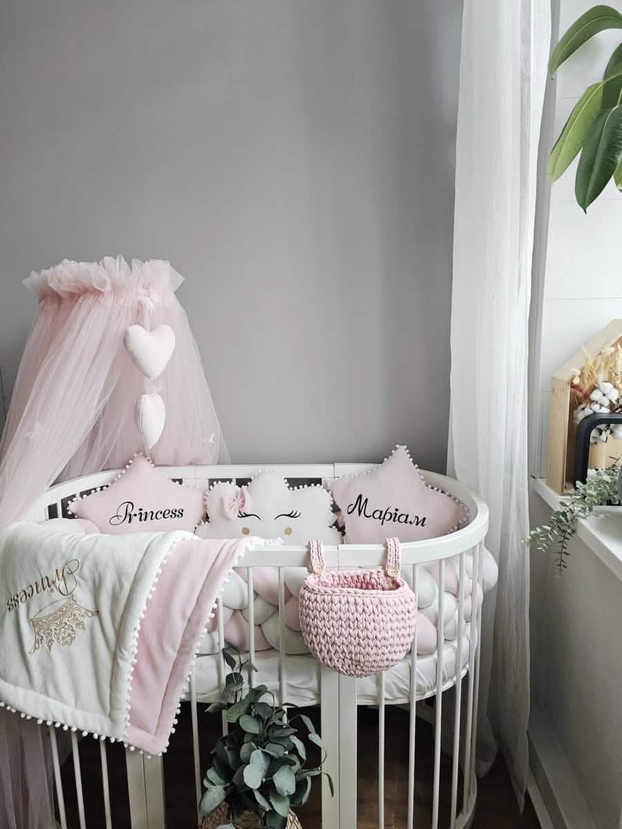 Luxury Velvet Baby Sleeping Bedding Set – Red & Plaid Comfort Nest