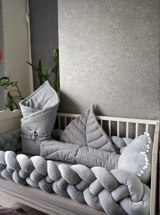 Personalized crib bumper set grey. Braided crib bumper - KariStudio