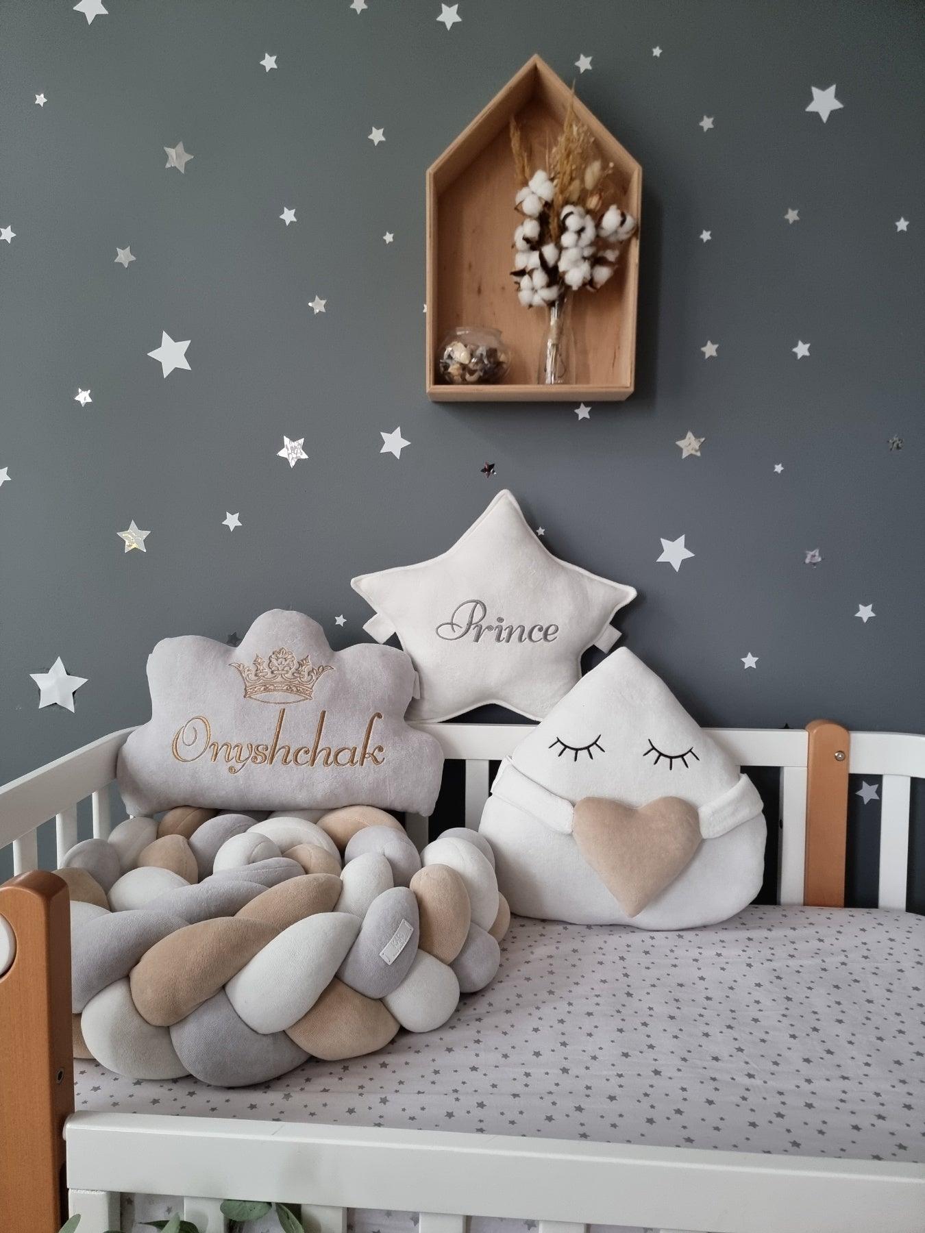 Personalized baby bedding set beige gray. Braided crib bumper - KariStudio